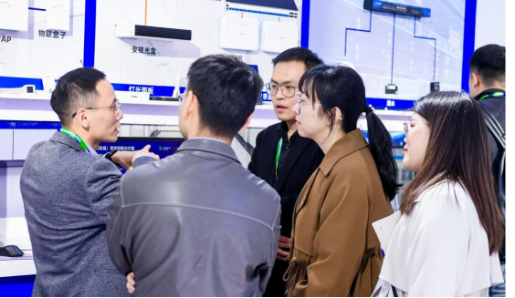 信锐技术携三大最新方案亮相2024中华医院信息网络大会(图2)