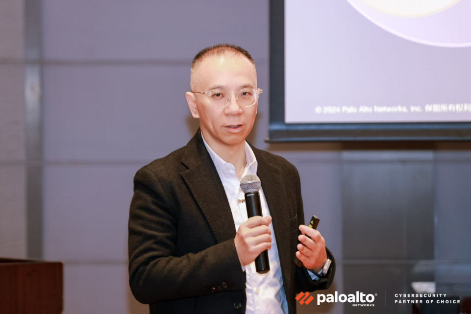 龙8国际：派拓网络PrecisionAI：AI时代网络安全新策略(图1)