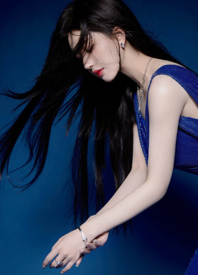 long8：女人去掉服装全过程安卓体验服V(图1)