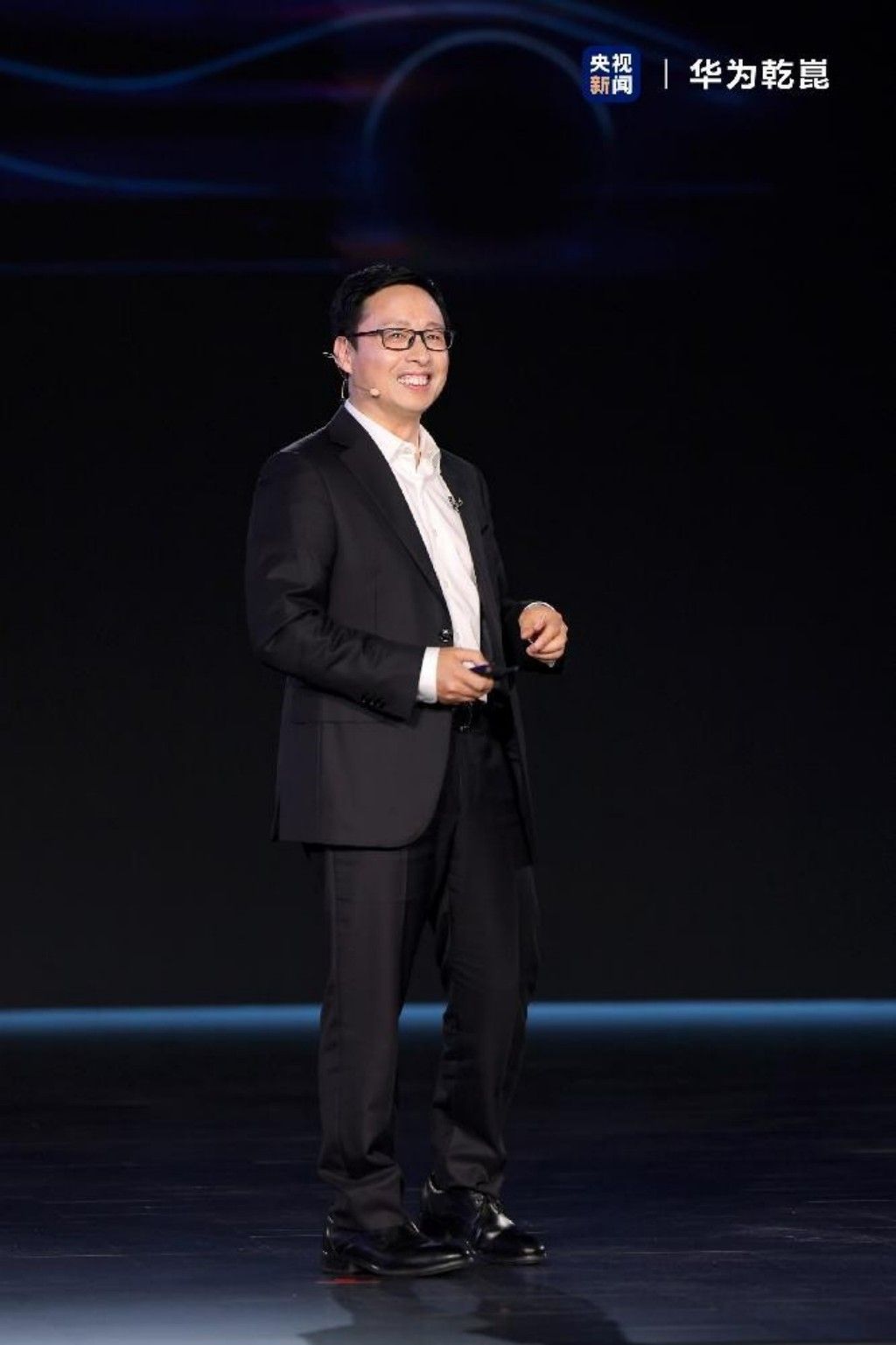 华为发布乾崑智驾ADS4等解决方案更安全更智能