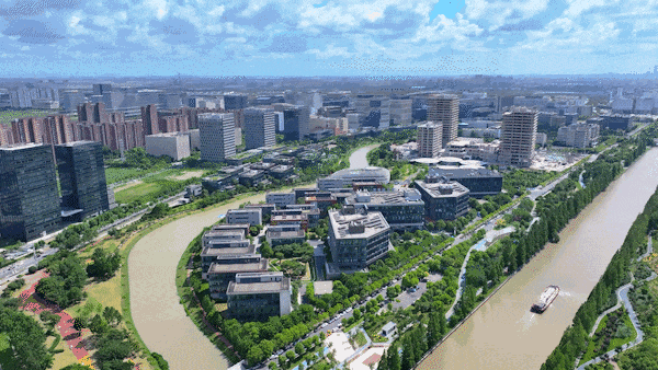 long8：壹江臻邸2026销售中心│楼盘-上海壹江臻邸售楼处电话实时房价户型地址周边配套交房时间(图31)