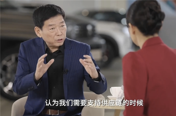 long8：为何停售初代小米SU7？雷军：不想背刺老车主；AI大厂月薪3w疯抢文科生！网友：拯救了文科就业率；周鸿祎：将启动360安全龙虾全国巡装计划(图7)